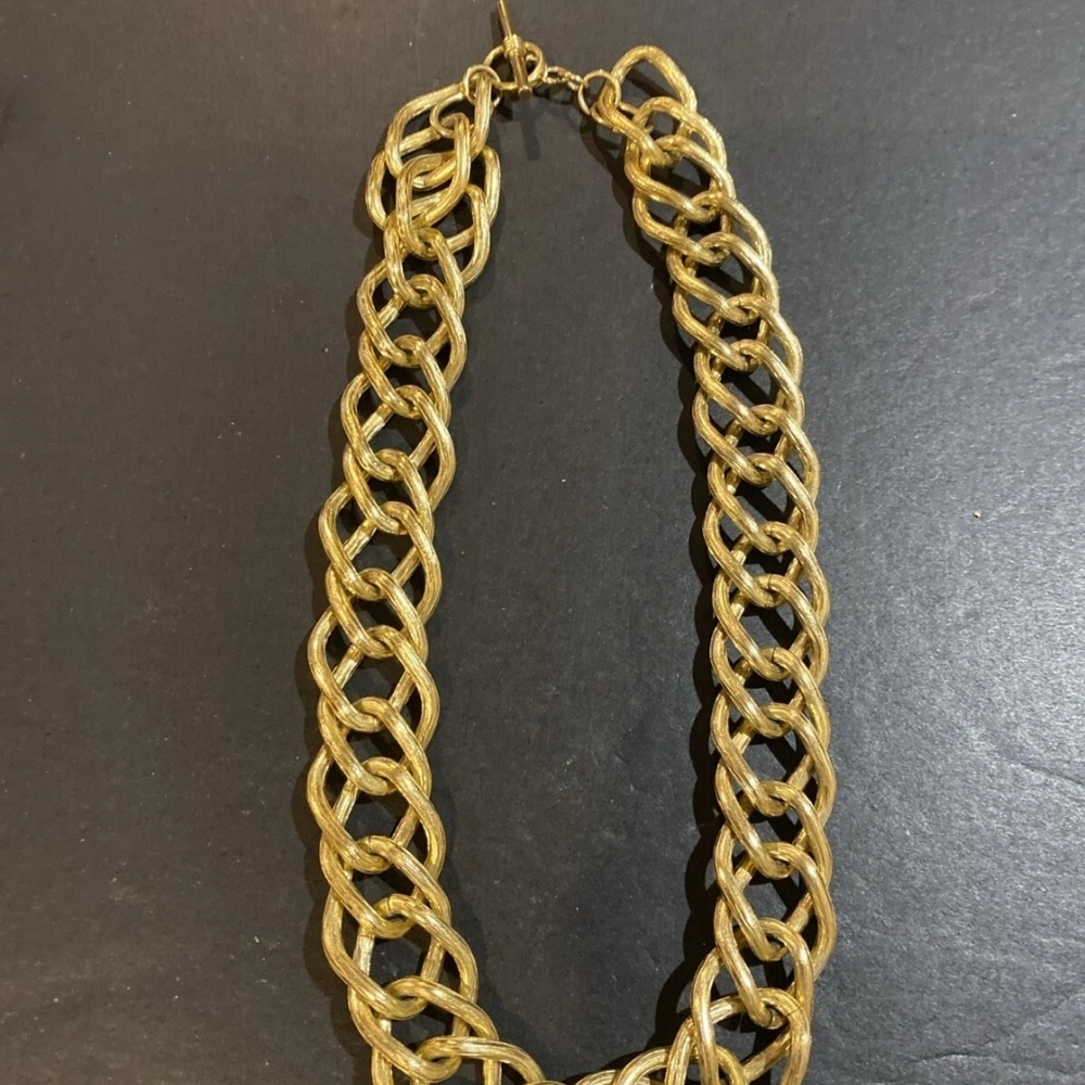 Elegant Gold Chain Necklace